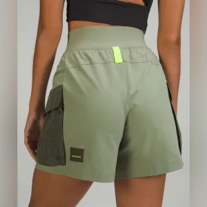 Lululemon Multi-Pocket Cargo High-Rise Hiking Short 5&quot; Women’s Size 6