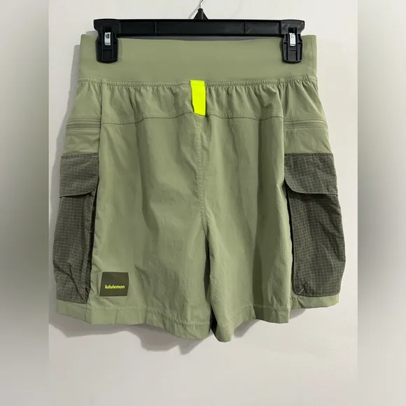 Lululemon Multi-Pocket Cargo High-Rise Hiking Short 5&quot; Women’s Size 6