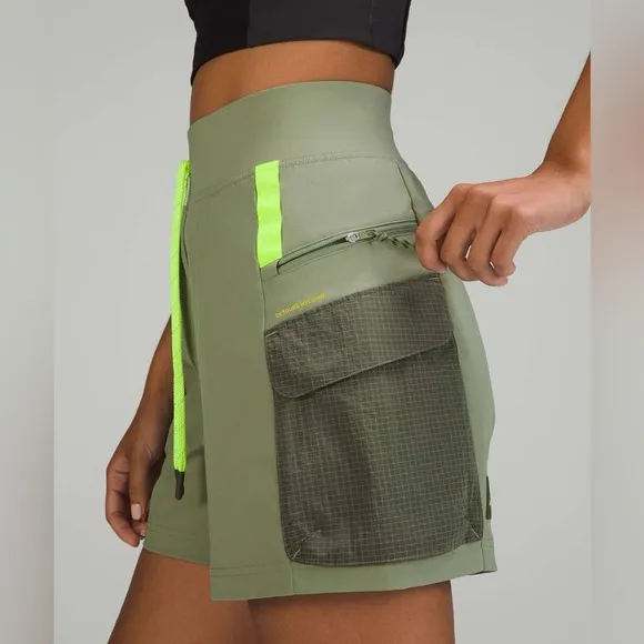 Lululemon Multi-Pocket Cargo High-Rise Hiking Short 5&quot; Women’s Size 6