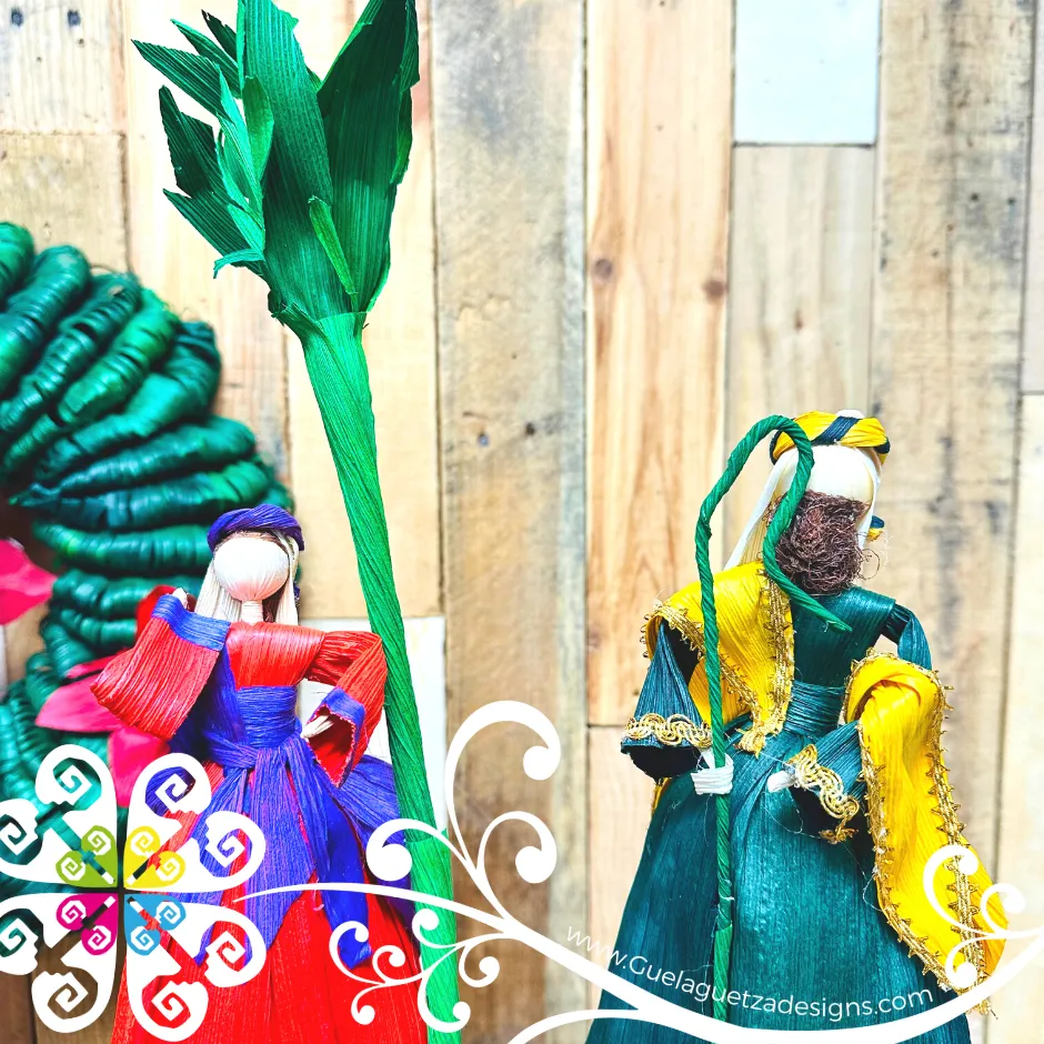 Medium Corn Husk Nativity Set
