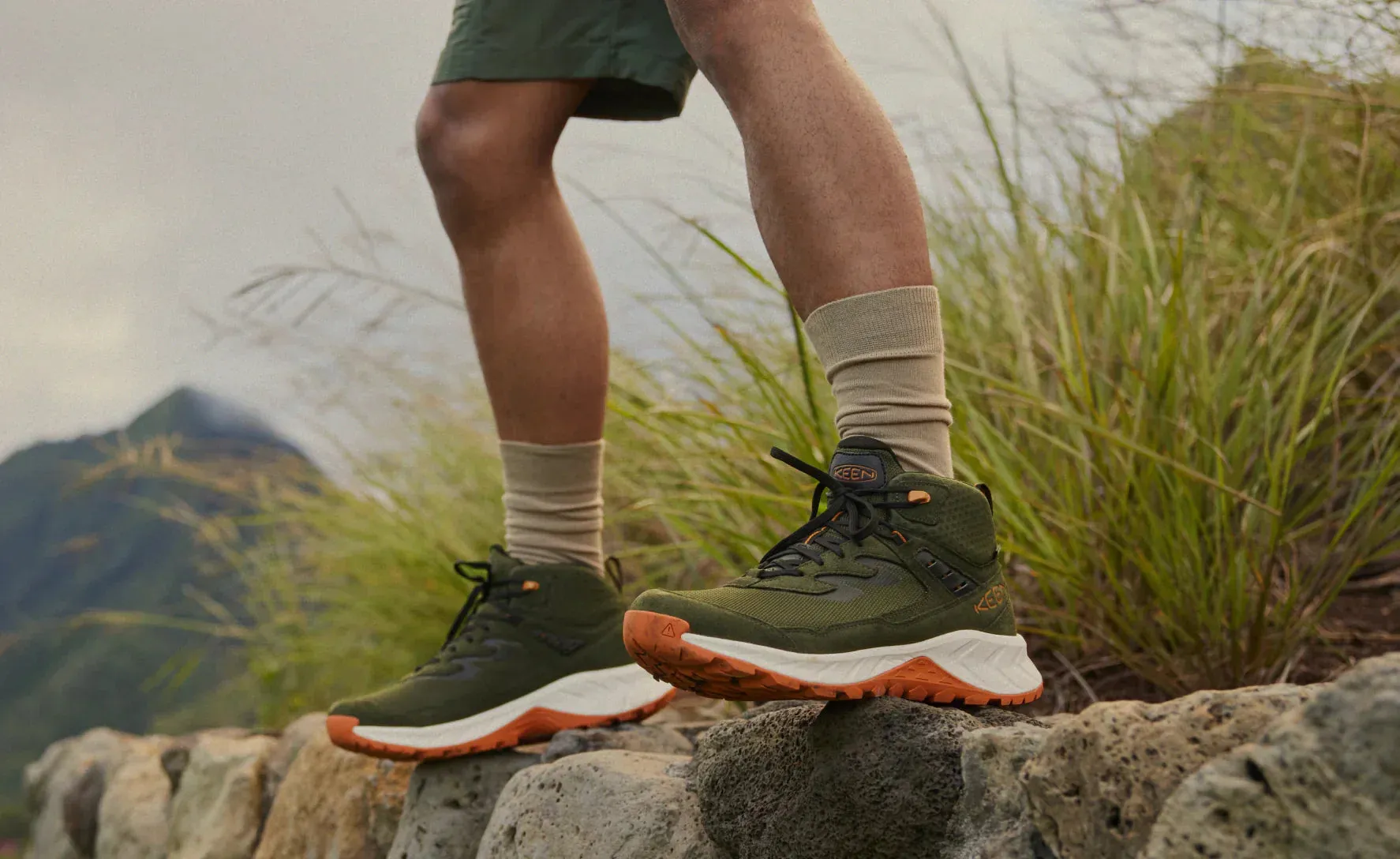 MEN'S KEEN HIGHTRAIL WATERPROOF HIKING BOOT | DARK EARTH / OAK BUFF
