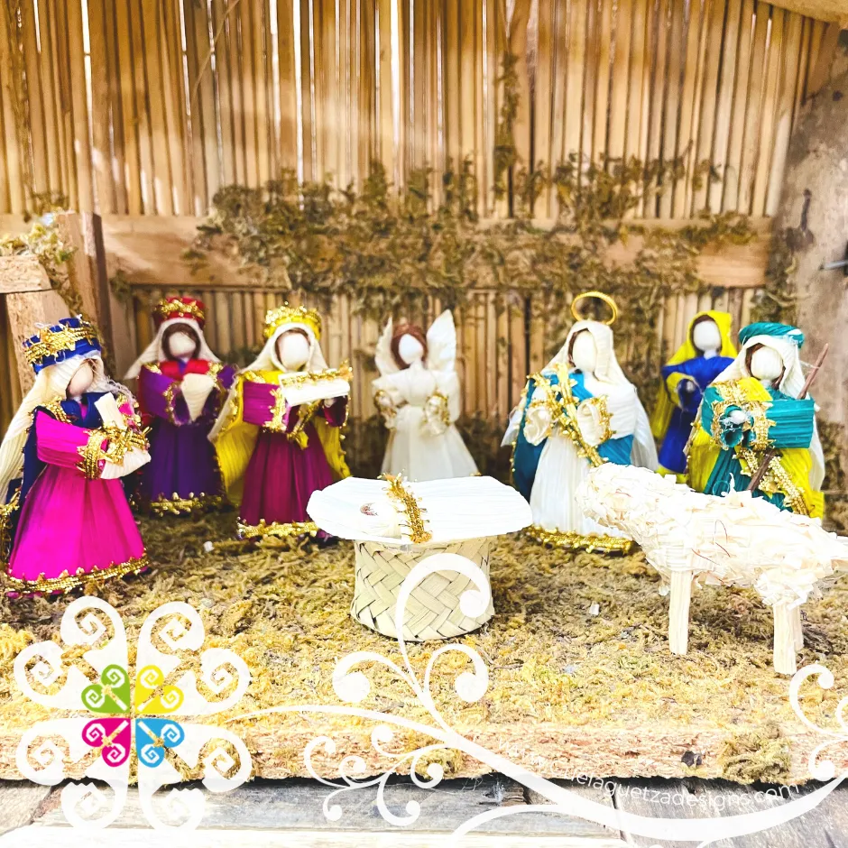 Mini Corn Husk Nativity Set - Nacimiento Navideno