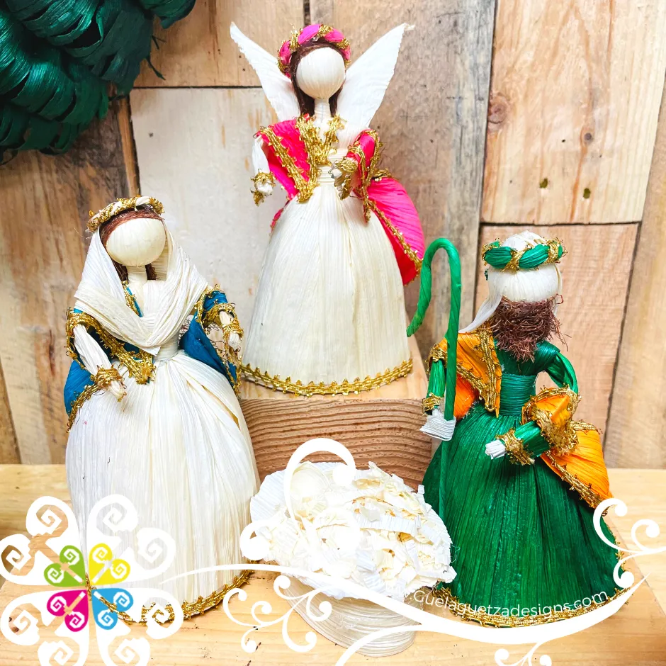 Small Corn Husk Nativity Set - Nacimiento Navideno