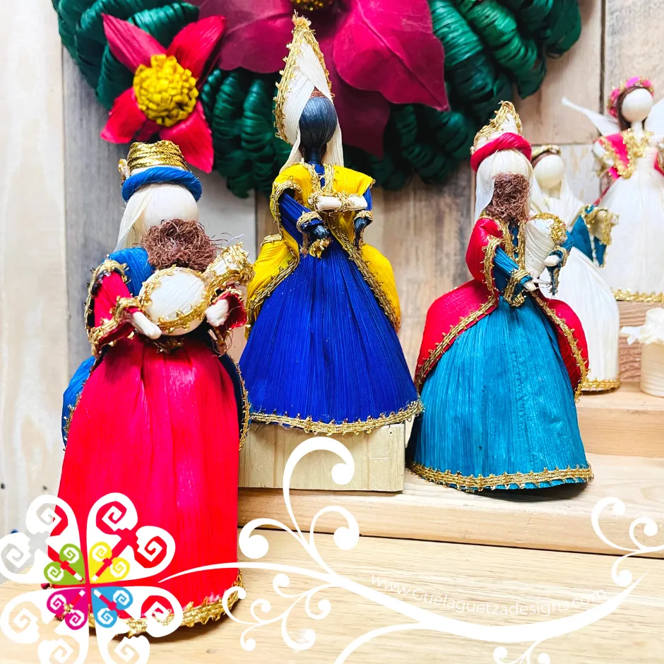 Small Corn Husk Nativity Set - Nacimiento Navideno