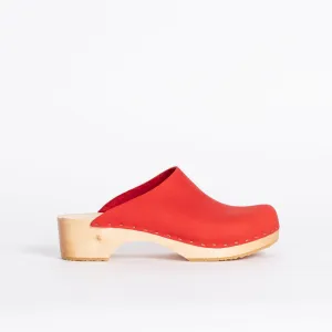 Worker Clog in Poppy