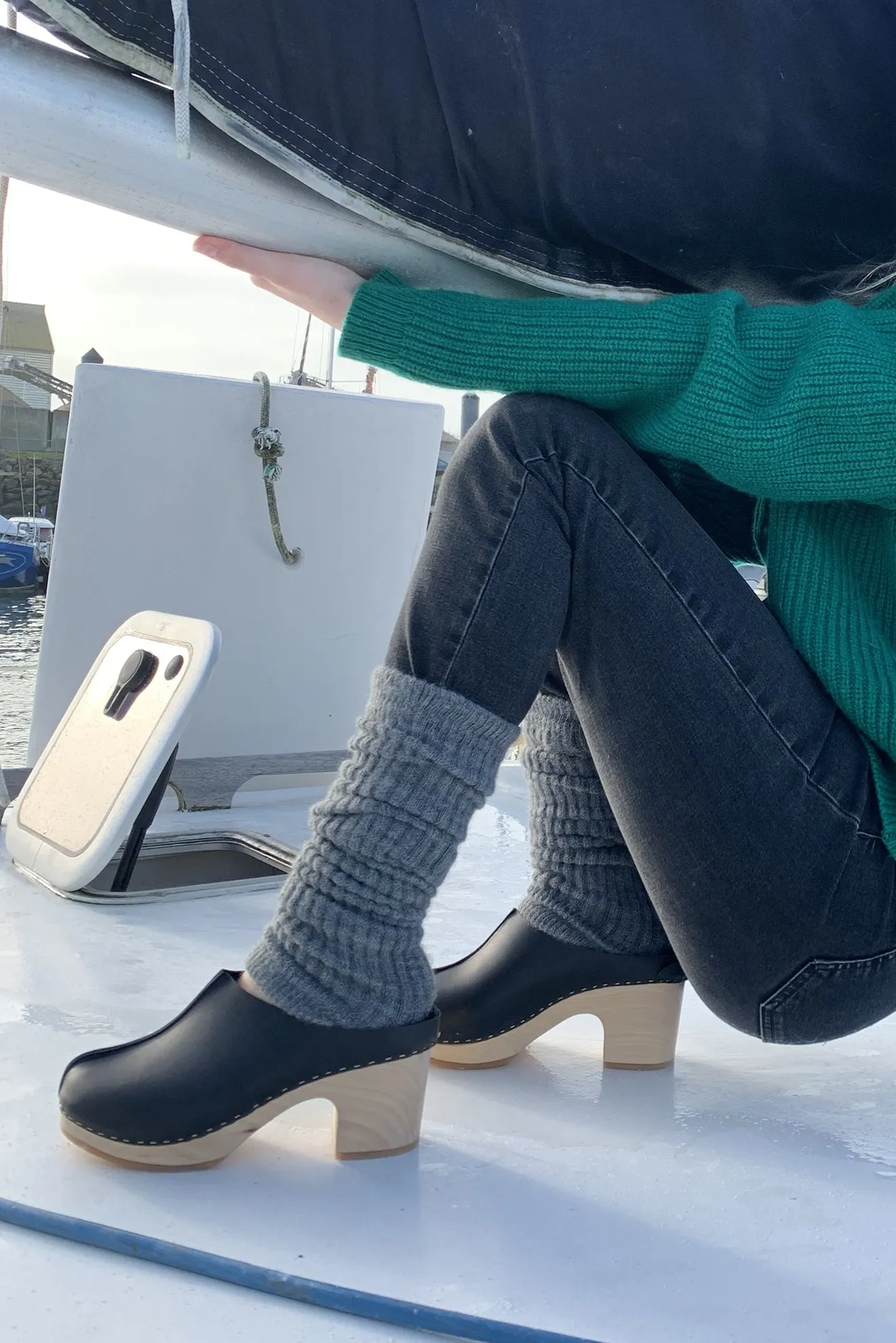 Ylene Black Clogs